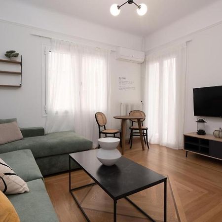 Vibrant Urban Getaway: Modern 1-Bedroom Near Bars, Parks, And Metro Athens Ngoại thất bức ảnh