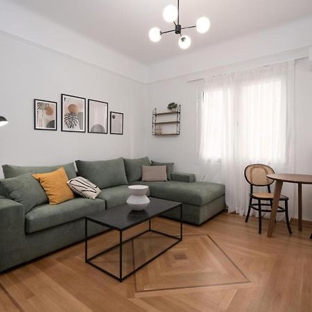 Vibrant Urban Getaway: Modern 1-Bedroom Near Bars, Parks, And Metro Athens Ngoại thất bức ảnh