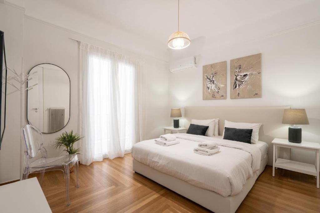 Vibrant Urban Getaway: Modern 1-Bedroom Near Bars, Parks, And Metro Athens Ngoại thất bức ảnh