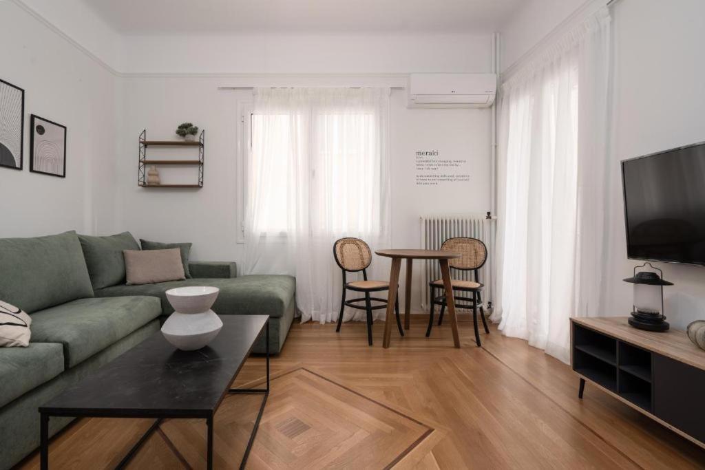 Vibrant Urban Getaway: Modern 1-Bedroom Near Bars, Parks, And Metro Athens Ngoại thất bức ảnh